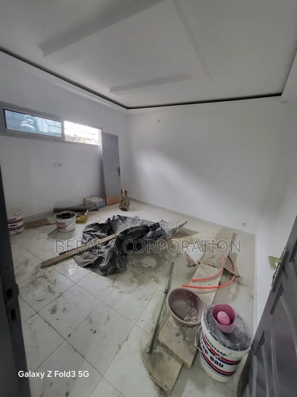 4chbre Duplex dans Beraka Corporation, Cocody à Louer