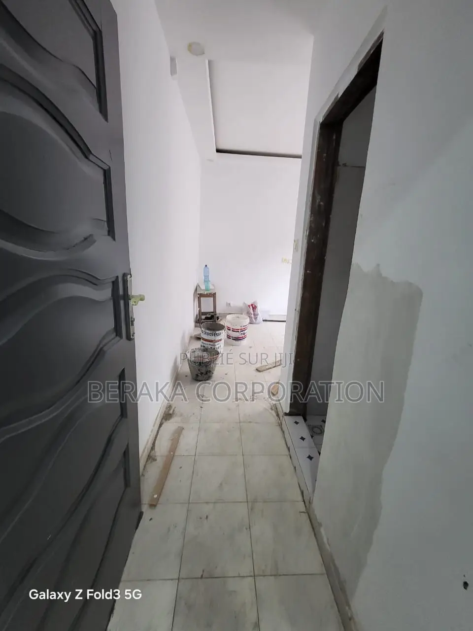 4chbre Duplex dans Beraka Corporation, Cocody à Louer