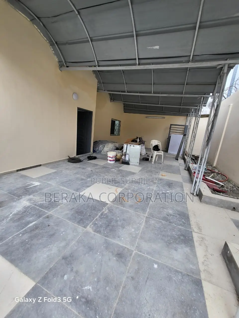 4chbre Duplex dans Beraka Corporation, Cocody à Louer