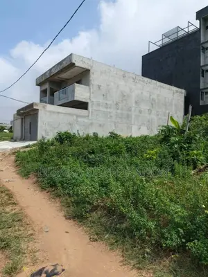 Terrain De 200m2 Avec Acd en Vente Angre Chu