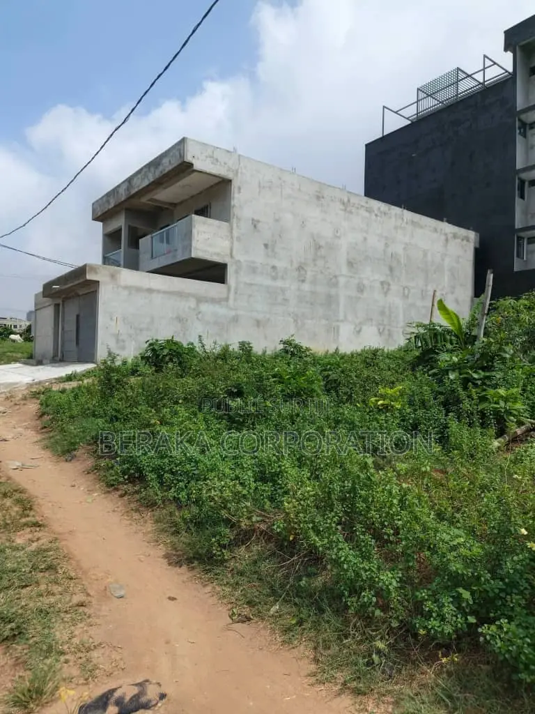 Terrain De 200m2 Avec Acd en Vente Angre Chu