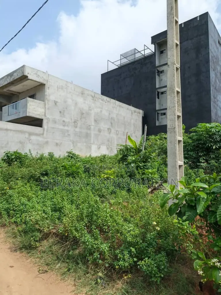 Terrain De 200m2 Avec Acd en Vente Angre Chu