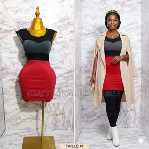 Mini Robe Rouge Et Noire Taille S, M. Solde : 1500fcfa