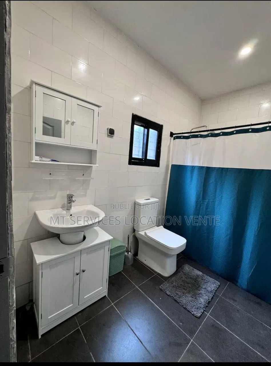 Meublé 4chbre Appartement dans Mt Services Location, Cocody à Louer