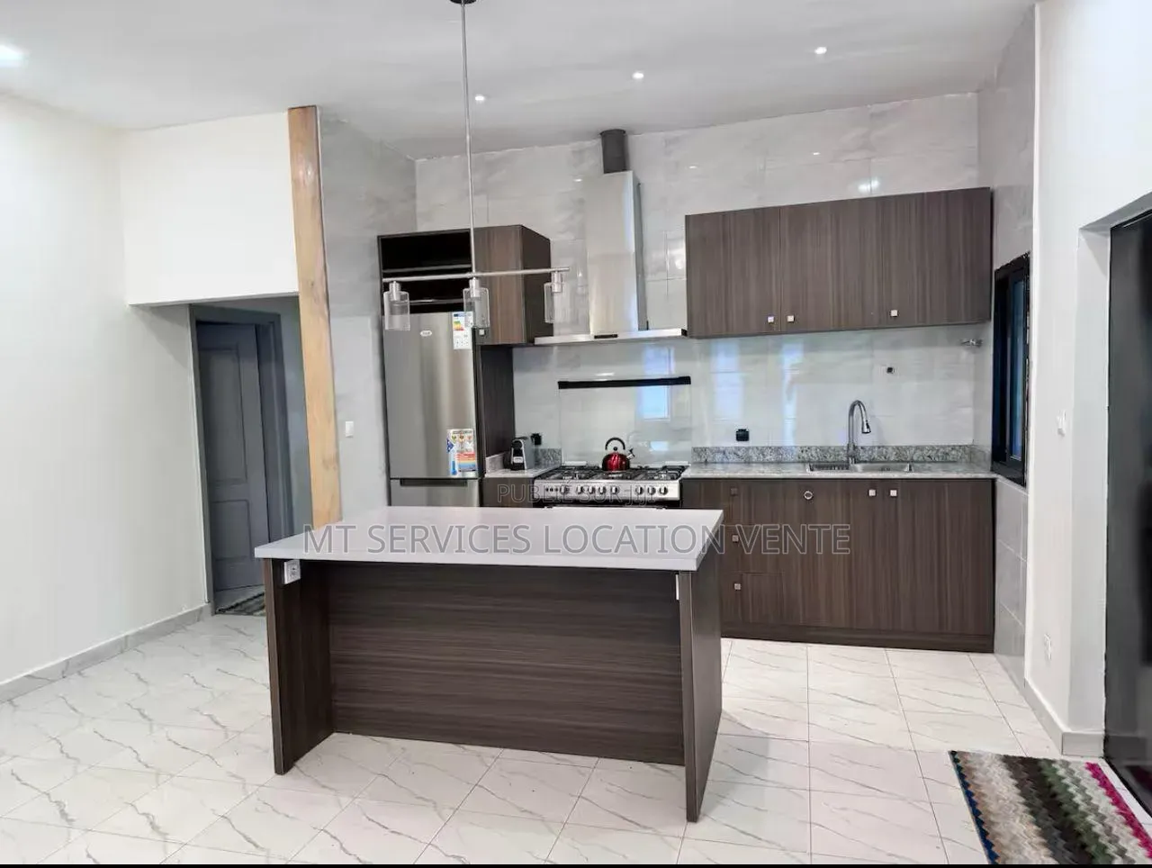 Meublé 4chbre Appartement dans Mt Services Location, Cocody à Louer