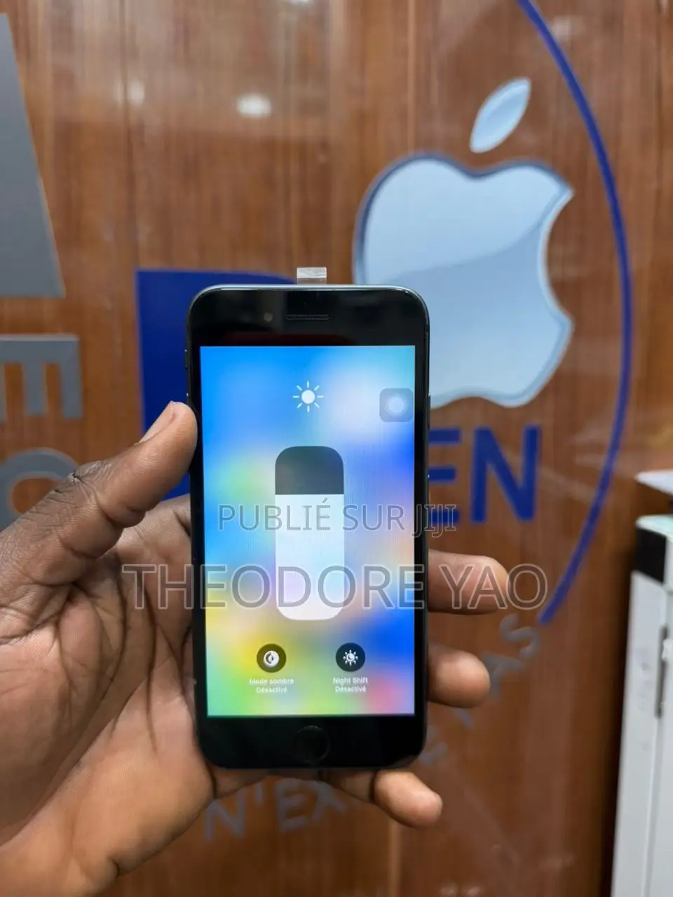 Nouveau Apple iPhone 8 64 GB Noir