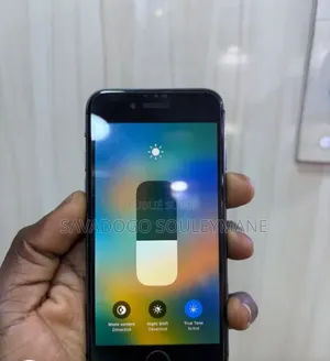 Nouveau Apple iPhone XR 64 GB Noir