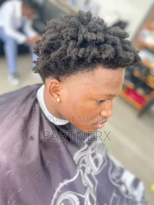 Service De Coiffure Homme Et Femme À Domicile