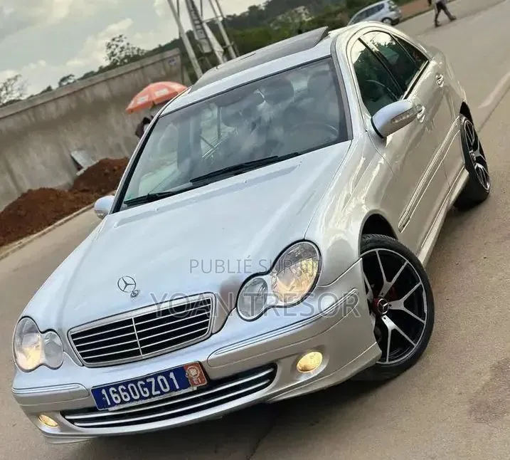 Mercedes-Benz C200 2005 Gris