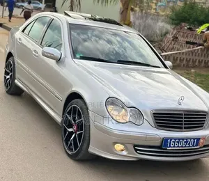 Mercedes-Benz C200 2005 Gris