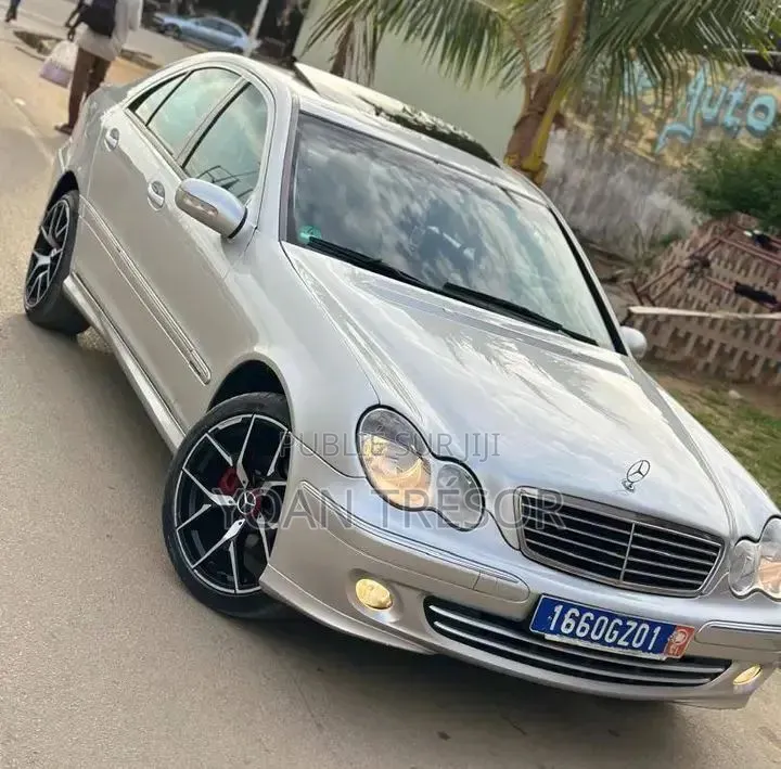 Mercedes-Benz C200 2005 Gris
