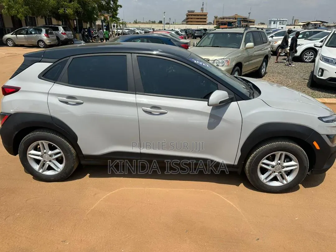 Hyundai Kona Limited 2022 Gris