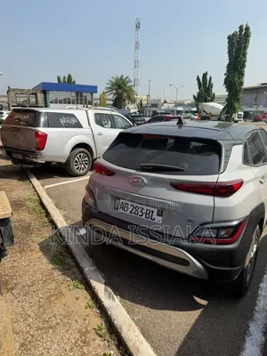 Hyundai Kona Limited 2022 Gris