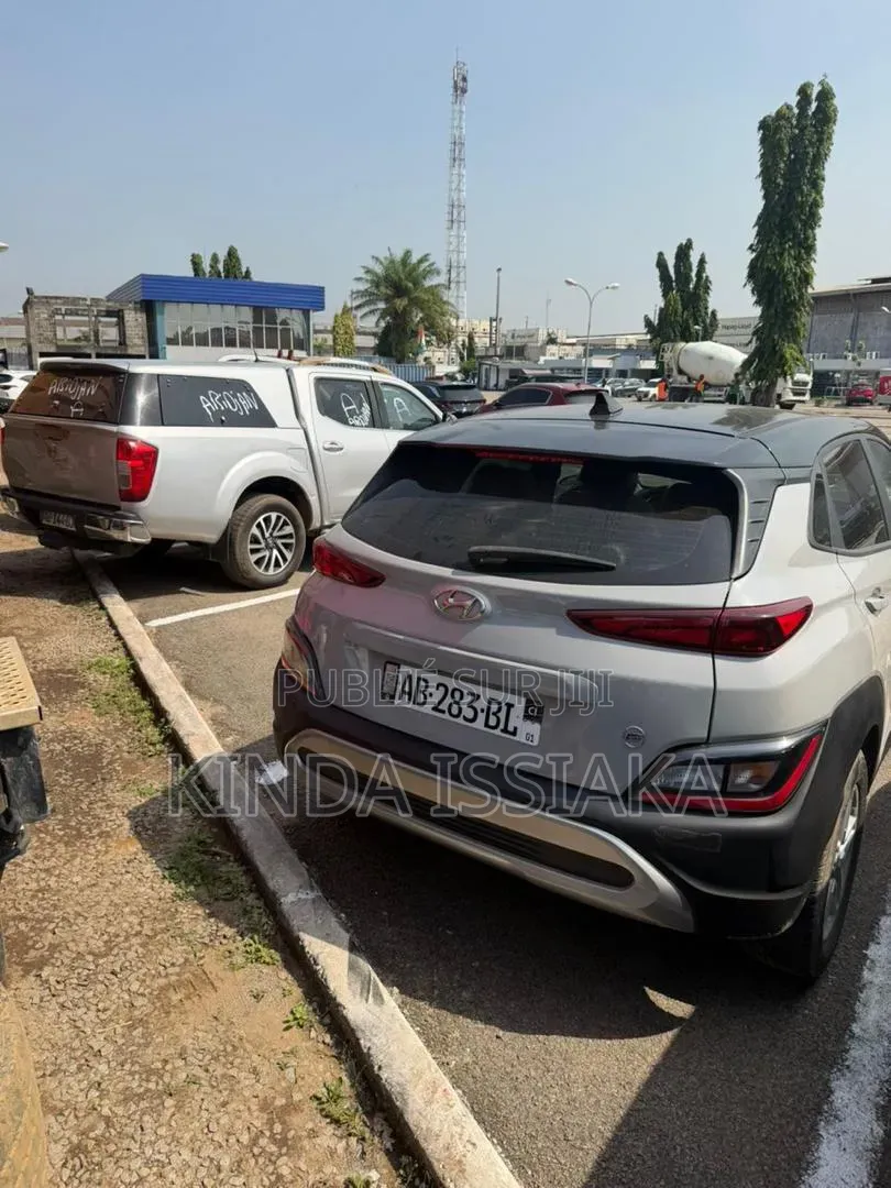 Hyundai Kona Limited 2022 Gris