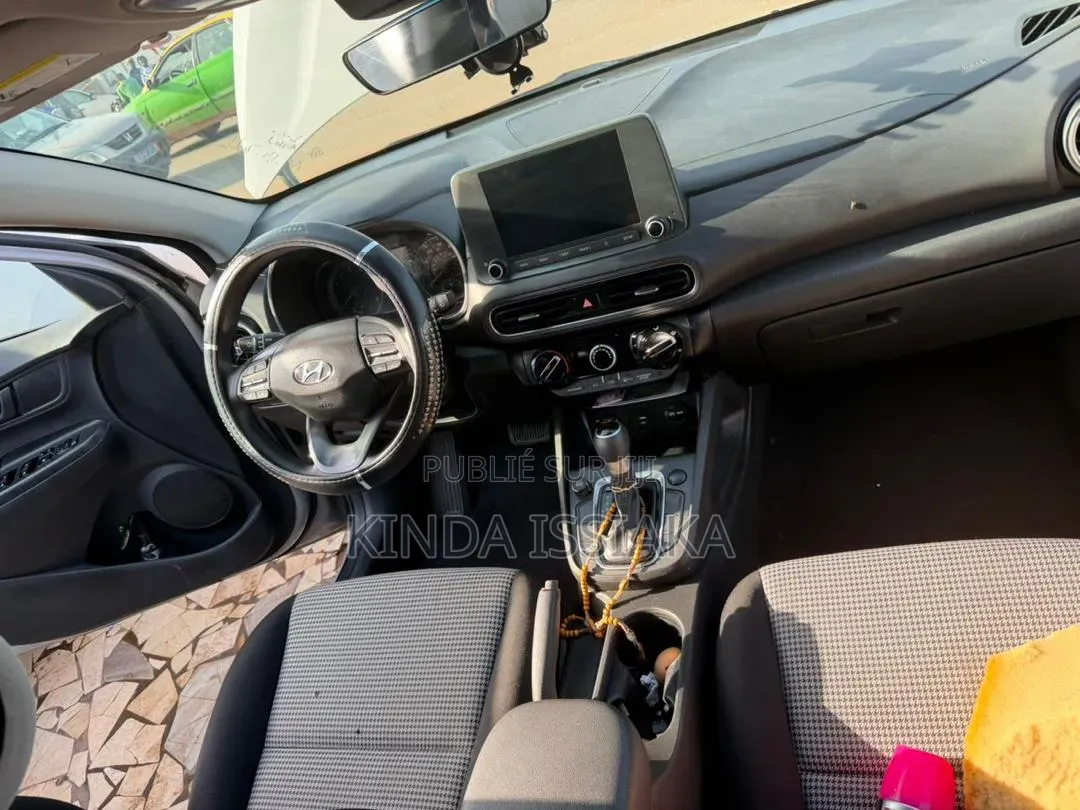 Hyundai Kona Limited 2022 Gris