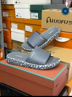 Chaussures Claquettes