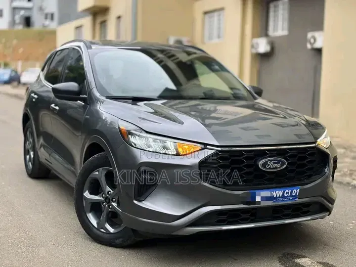 Ford Escape ST-Line 2023 Gris