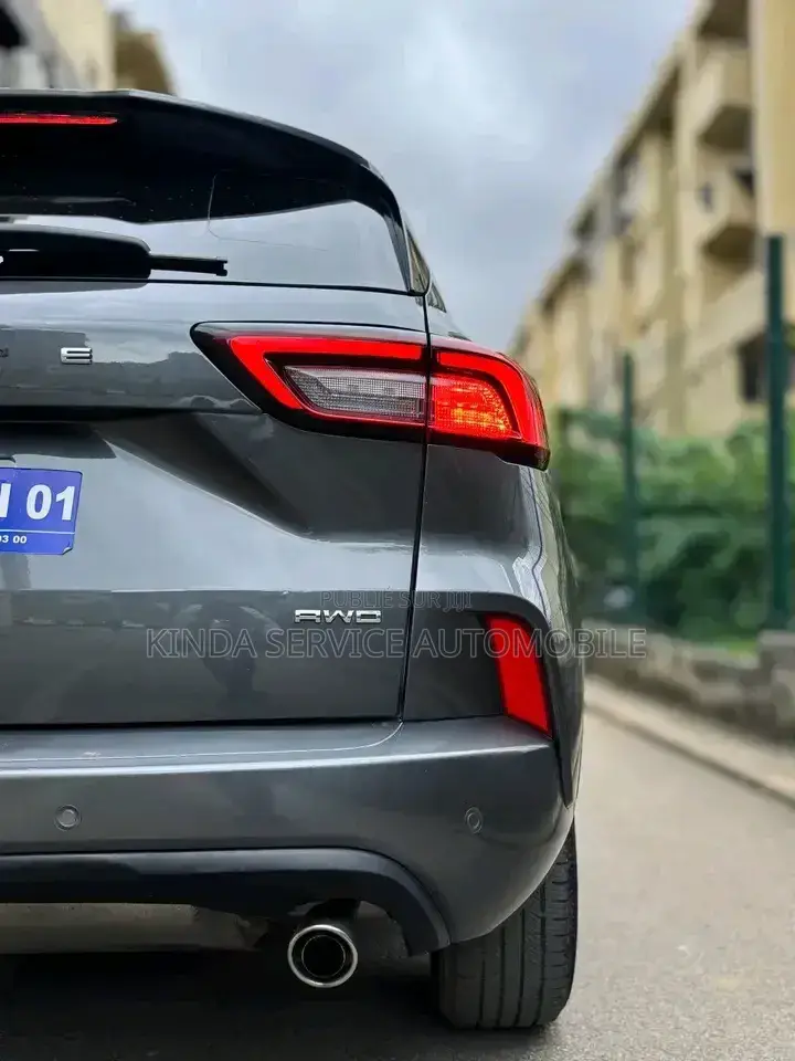 Ford Escape ST-Line 2023 Gris