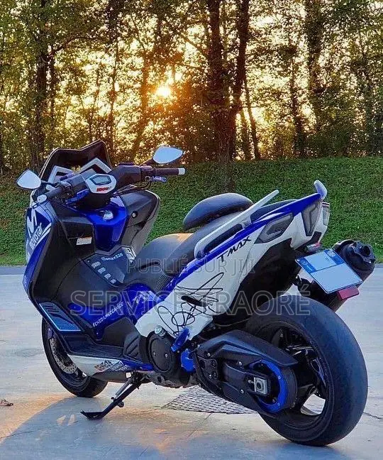 Nouveau Yamaha Crux 2020 Bleu