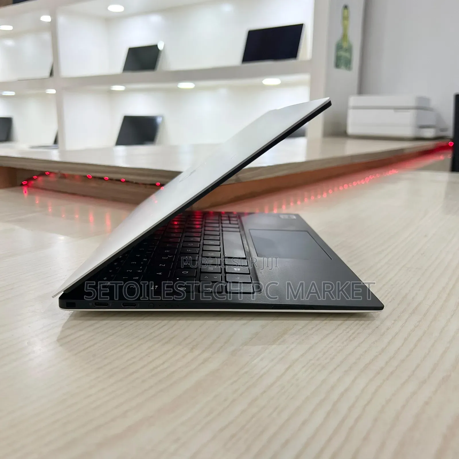 Nouveau Dell XPS 13 9350 8GB Intel Core i5 SSD 256GB