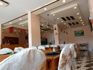 Magasin 200 M2 À Louer Marcory Route Principale Du Quartier Résidentie