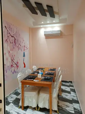 Magasin 200 M2 À Louer Marcory Route Principale Du Quartier Résidentie