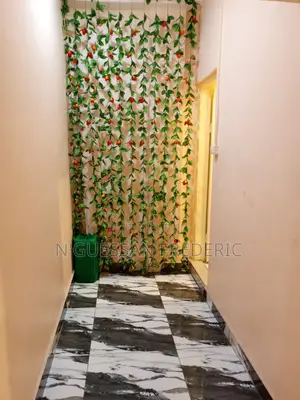 Magasin 200 M2 À Louer Marcory Route Principale Du Quartier Résidentie