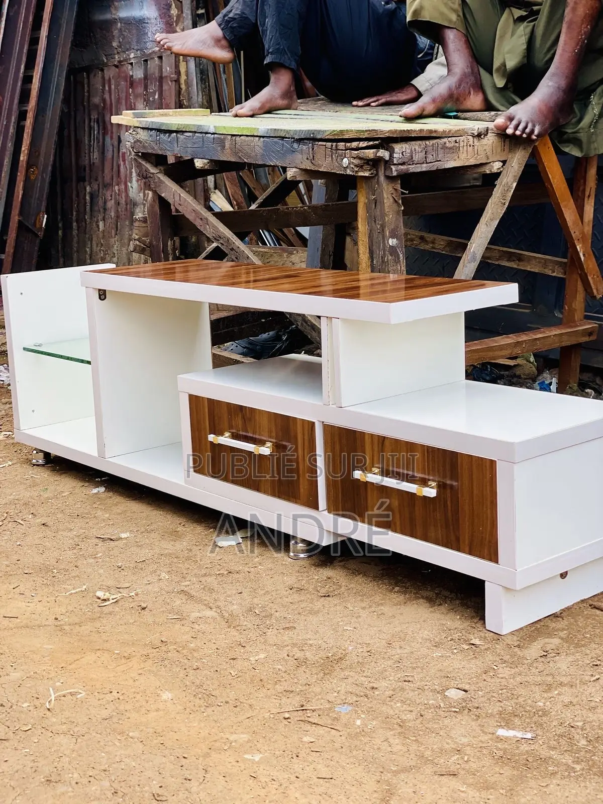 Meuble Tv De Très Bonne Qualité