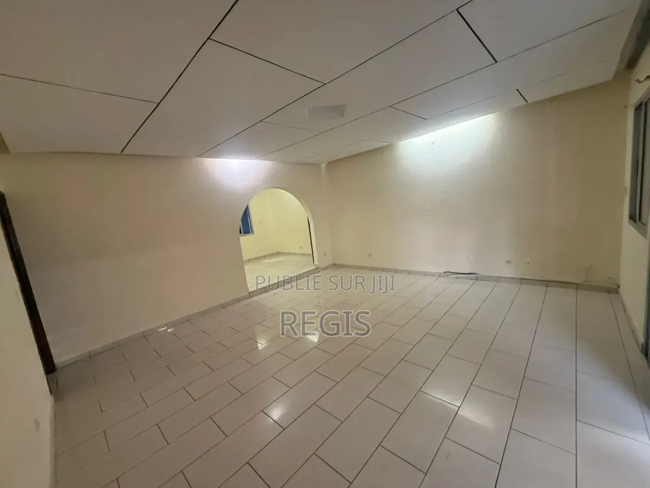 3chbre Villa dans Villa, Cocody à Louer