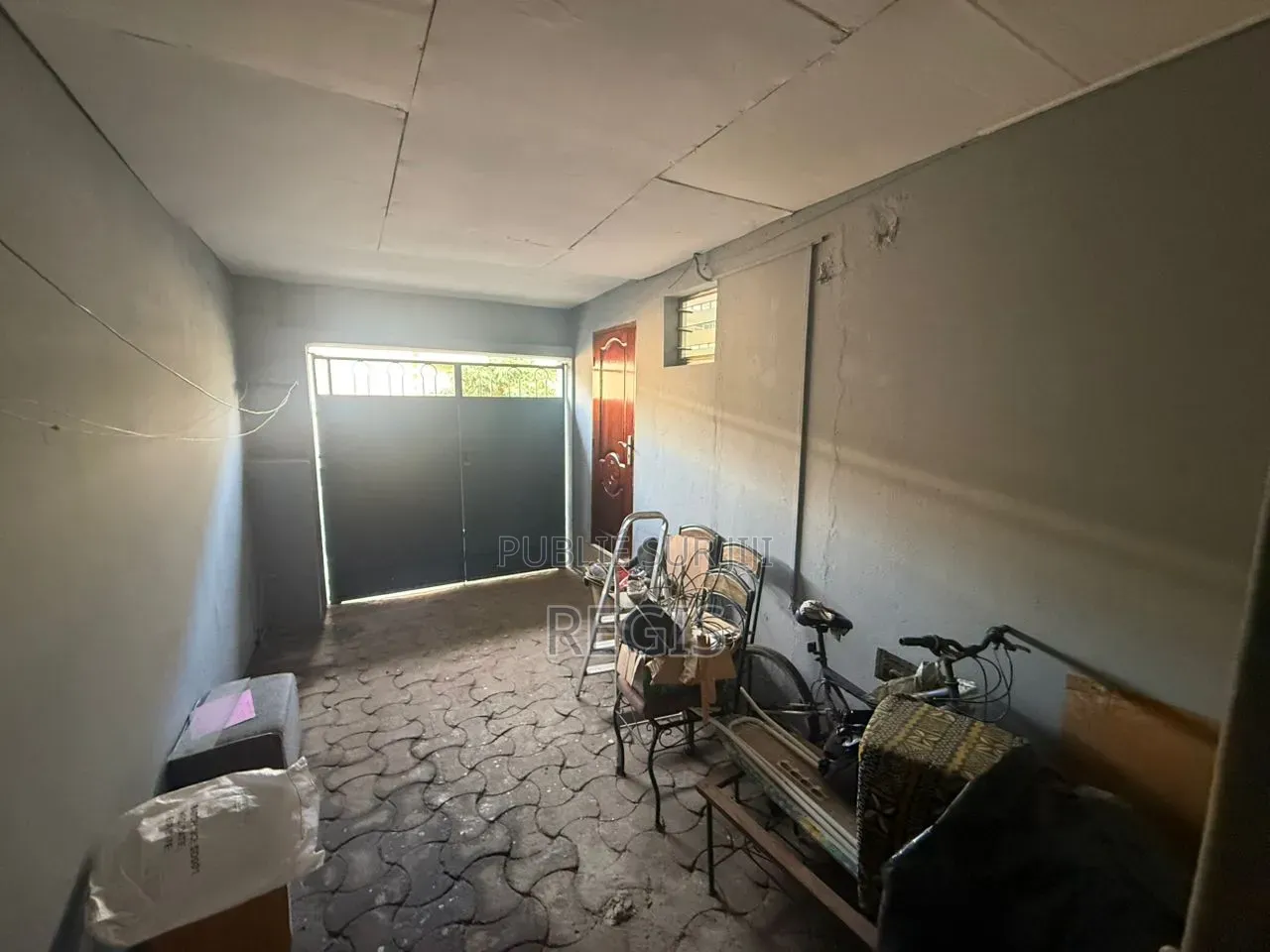 3chbre Villa dans Villa, Cocody à Louer