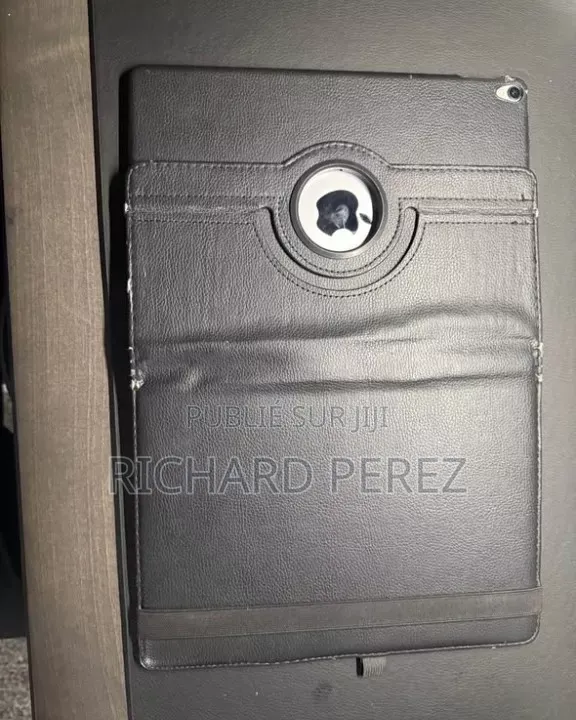 Apple iPad Pro 10.5 (2017) 64 GB Gris
