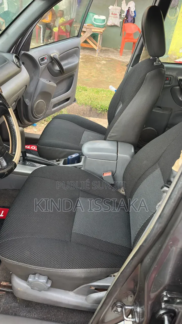 Toyota RAV4 2.0 4x4 2006 Gris