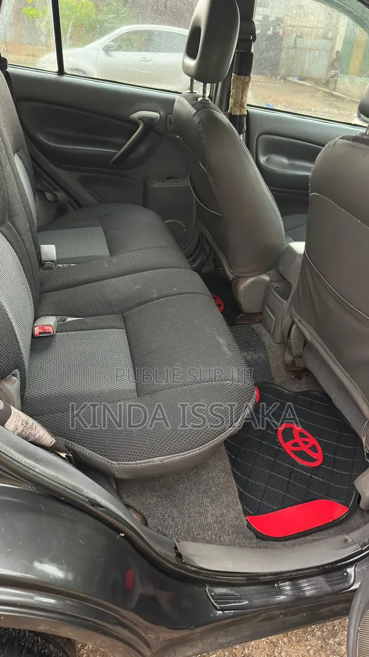 Toyota RAV4 2.0 4x4 2006 Gris