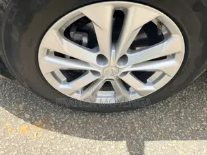 Nissan Rogue S 4dr SUV (2.5L 4cyl CVT) 2015 Gris