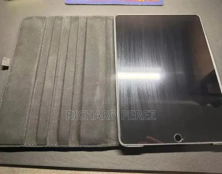 Apple iPad Pro 10.5 (2017) 64 GB Gris