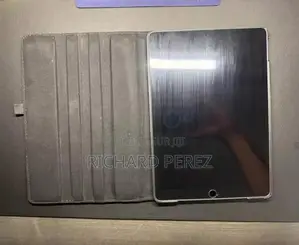 Apple iPad Pro 10.5 (2017) 64 GB Gris