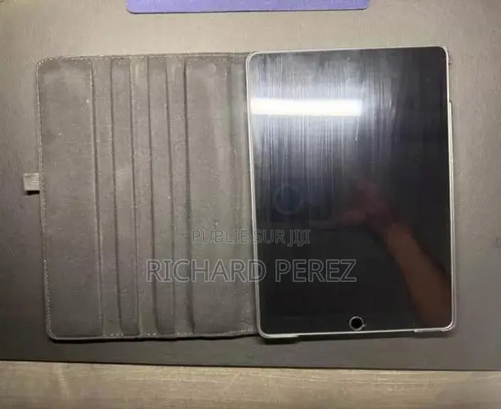 Apple iPad Pro 10.5 (2017) 64 GB Gris