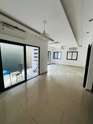8chbre Duplex dans Beraka Corporation, Cocody à Vendre