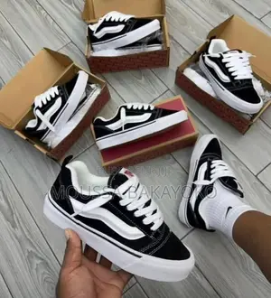 Baskets Vans Knu Skool en Noir Et Blanc