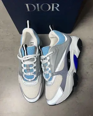Baskets Dior B22 en Coloris Bleu Clair, Gris Et Blanc.