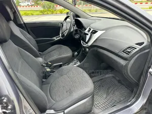 Hyundai Accent 2017 Gris