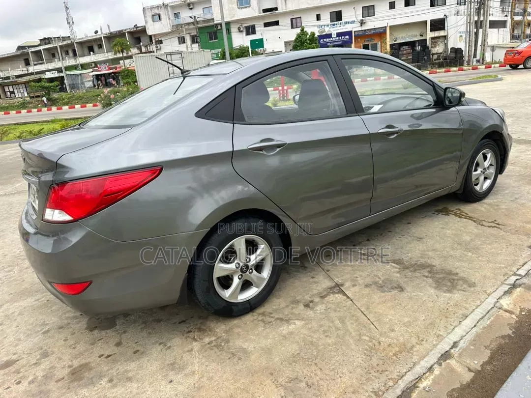 Hyundai Accent 2017 Gris