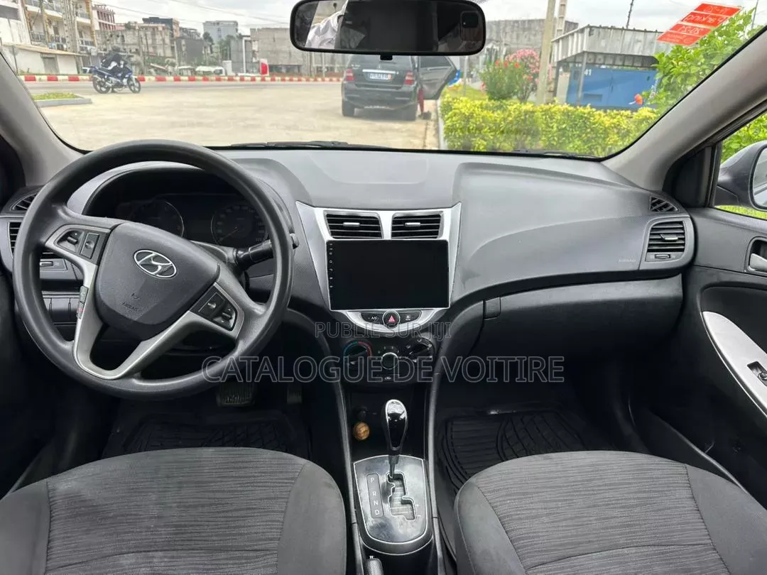 Hyundai Accent 2017 Gris