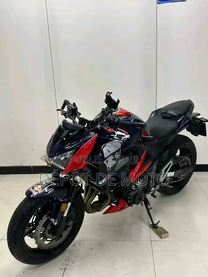Nouveau Kawasaki Z900 2024 Noir