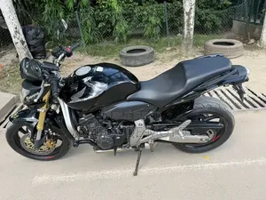 Nouveau Honda Hornet 2024 Noir
