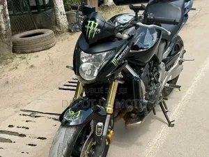 Nouveau Honda Hornet 2024 Noir
