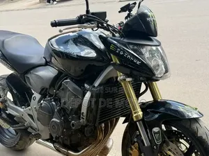 Nouveau Honda Hornet 2024 Noir