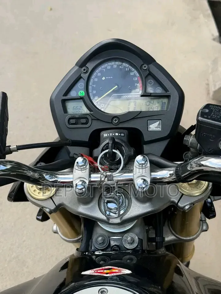 Nouveau Honda Hornet 2024 Noir