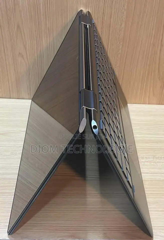 Ordinateur portable HP Spectre 14 16GB Intel Core 7 SSD 1T