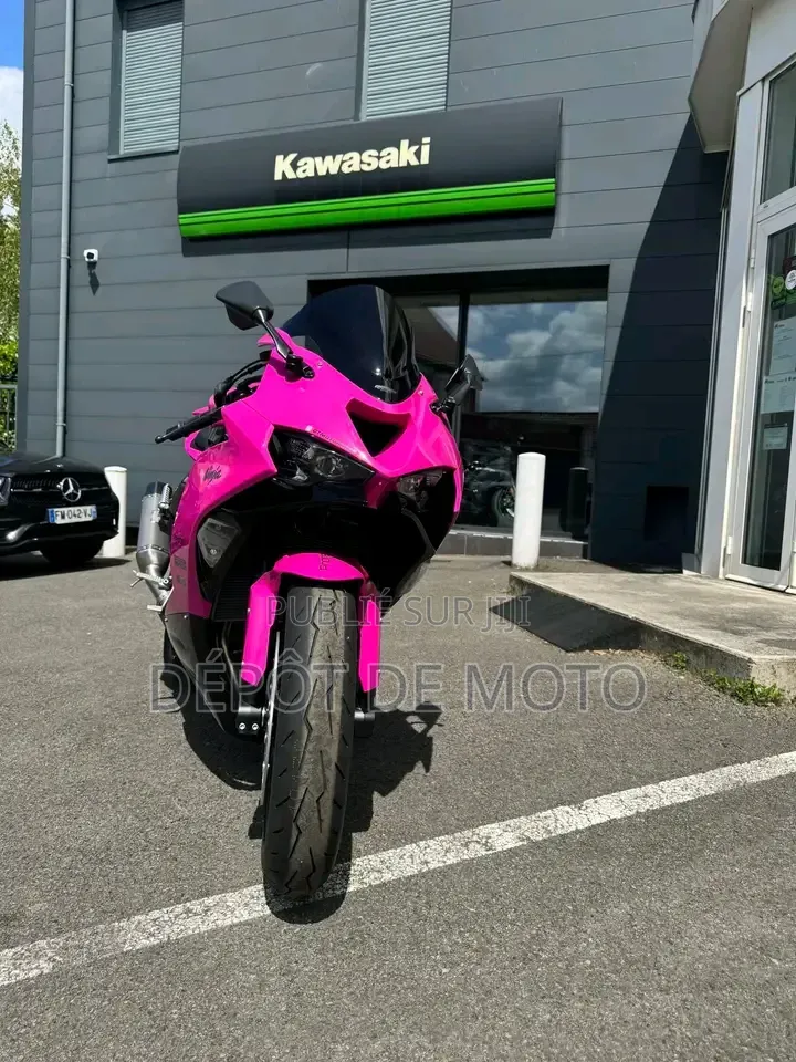 Nouveau Kawasaki Ninja ZX6R 2025 Rose